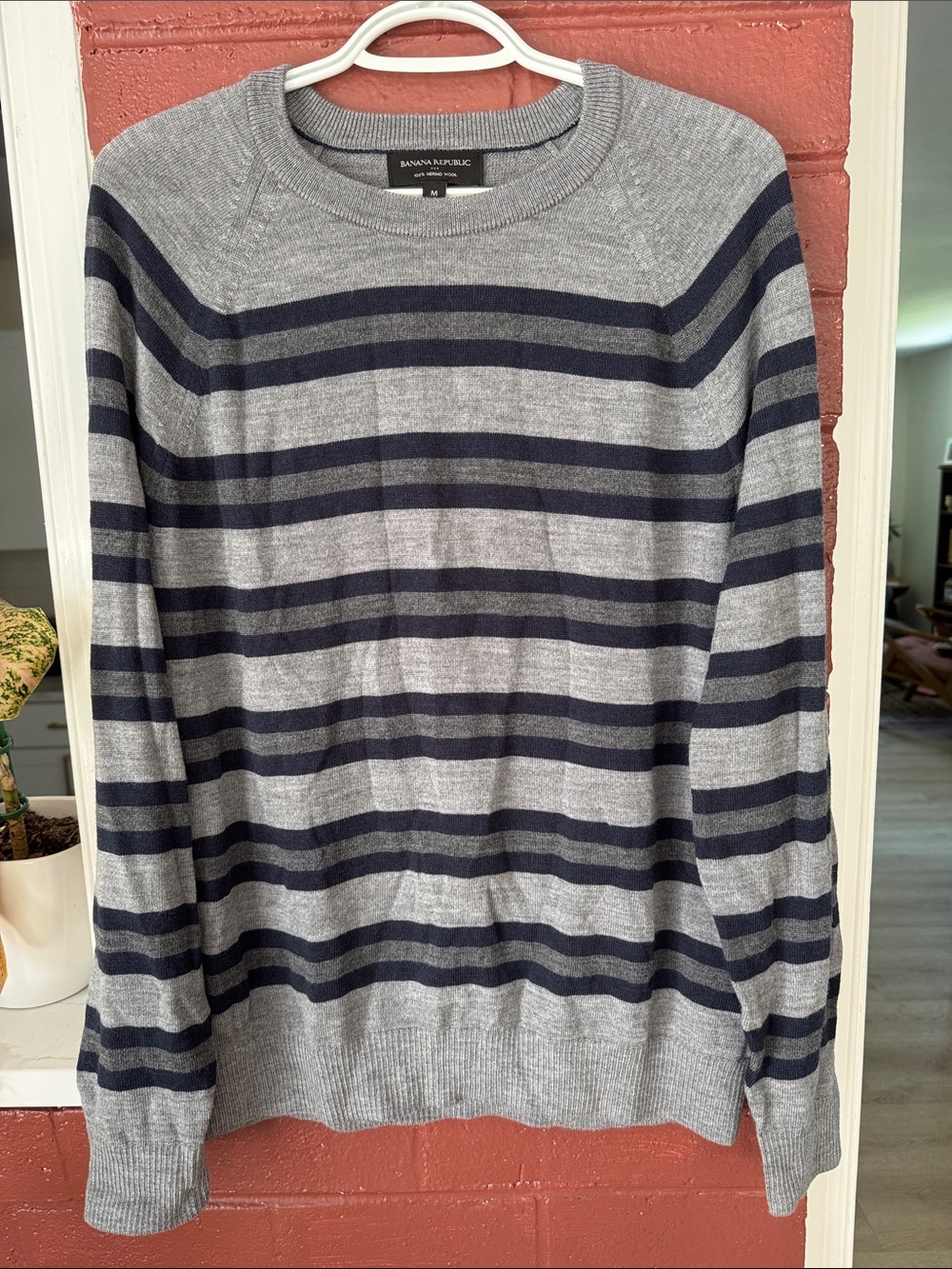 Banana Republic Men's 100% Merino Wool Gray and Navy Striped Crewneck Sweater M